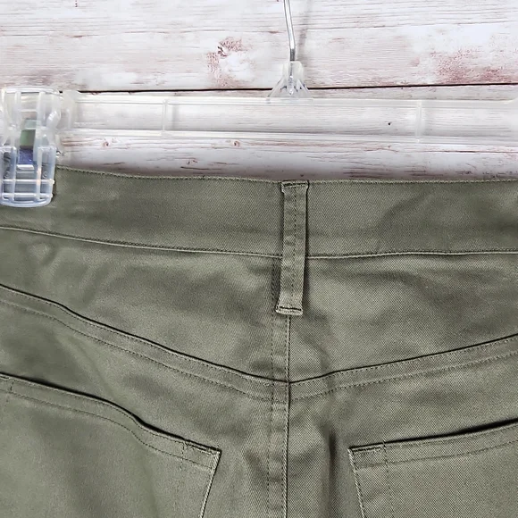 Loft, Olive Green, 0337, Women's straight mini skirt. Back split, SZ 4 - Picture 8 of 8